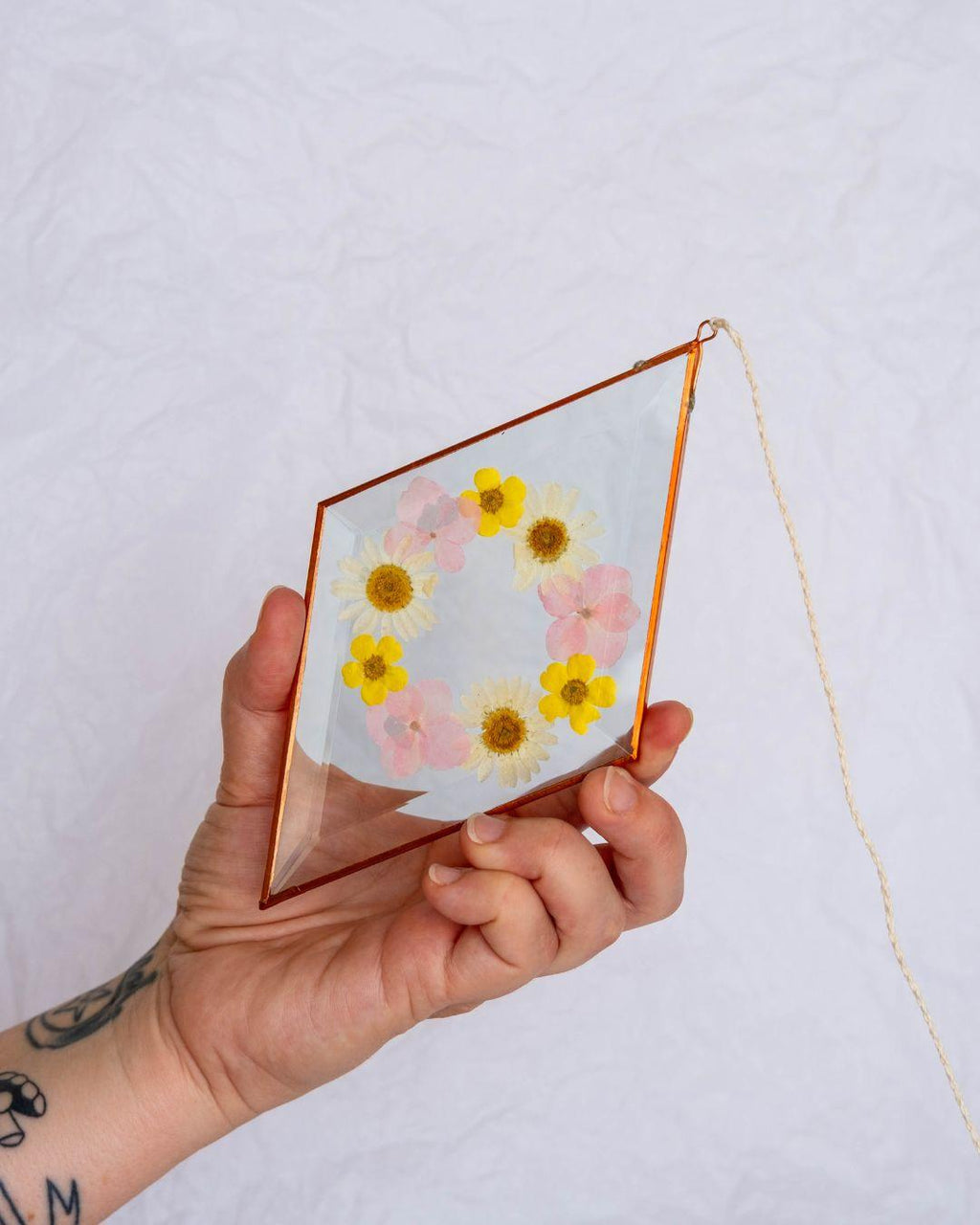 Diamond Flower Suncatcher - Large Wreath - Daisy, Hydrangea Mix