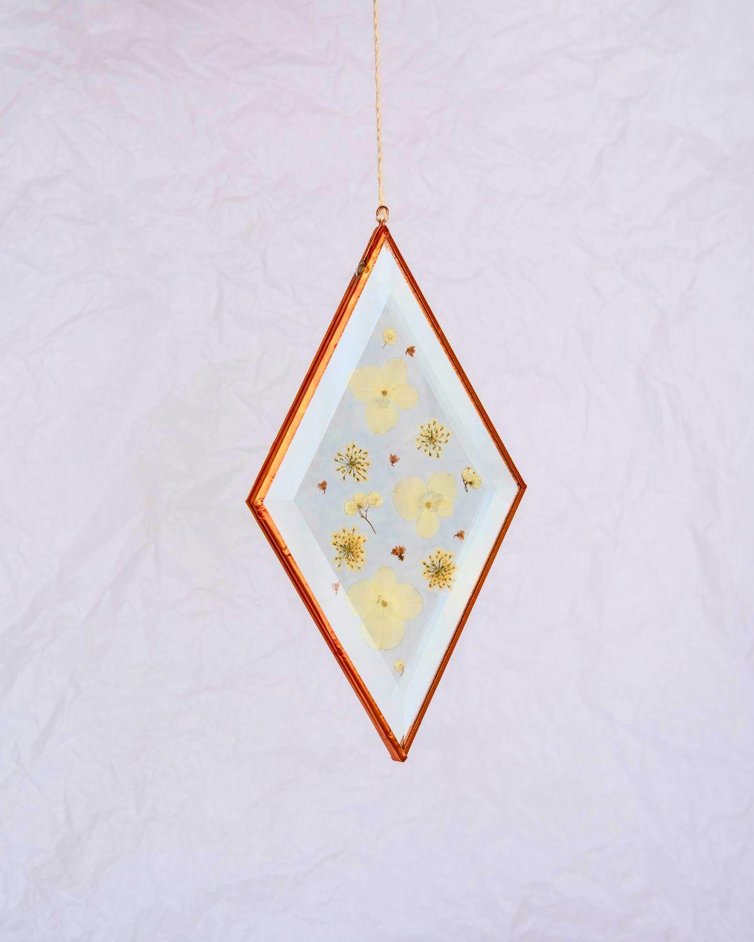 Diamond Flower Suncatcher - Large Sprinkle - Hydrangea Rice Flower Mix