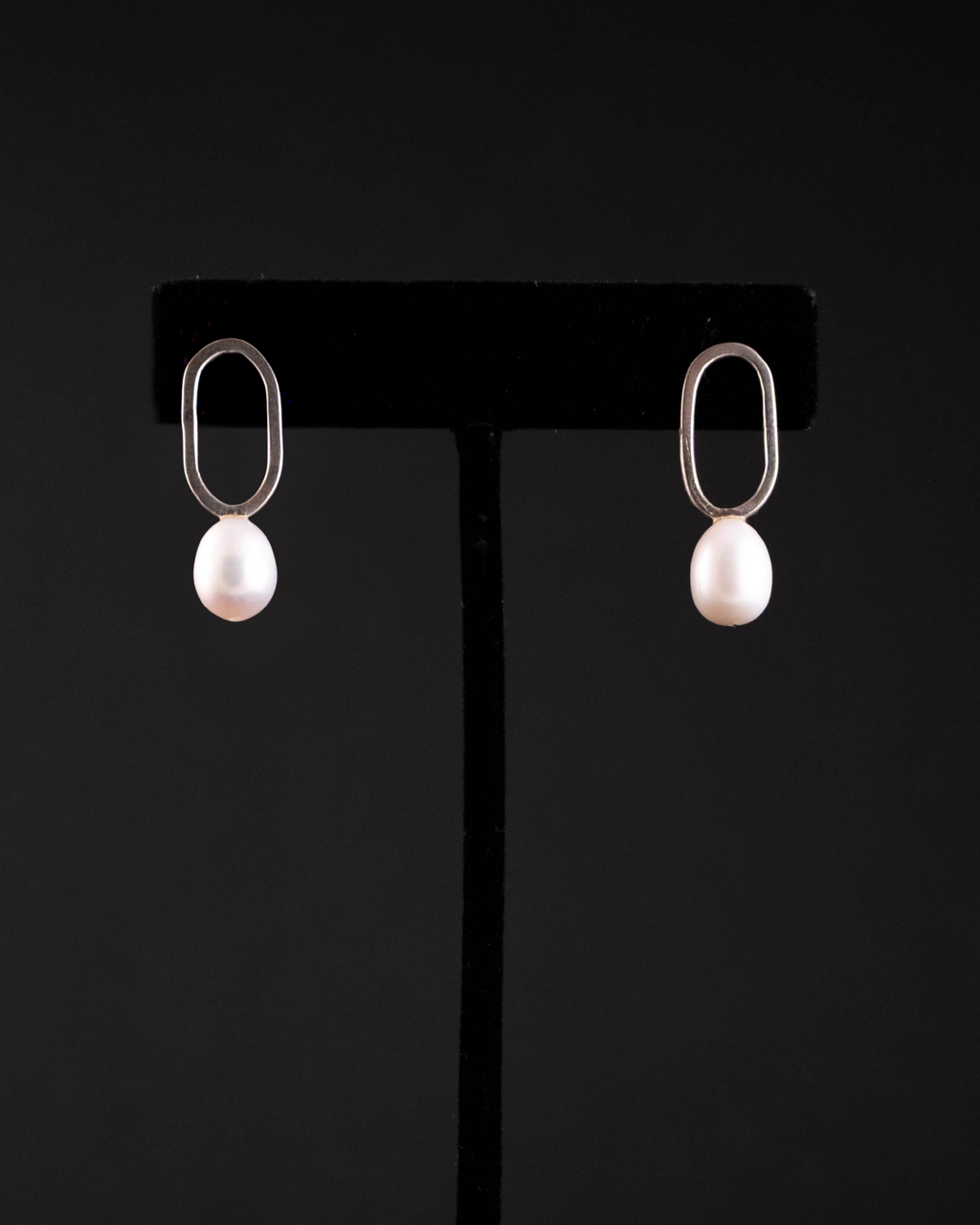 Oval Darling Stud Earrings - White Freshwater Pearl