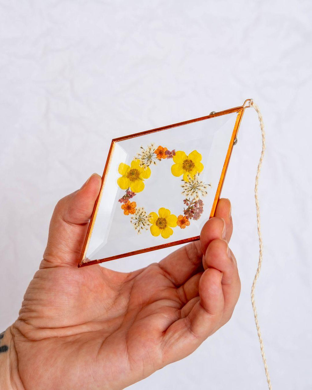 Diamond Flower Suncatcher - Med Wreath - Buttercup Mix