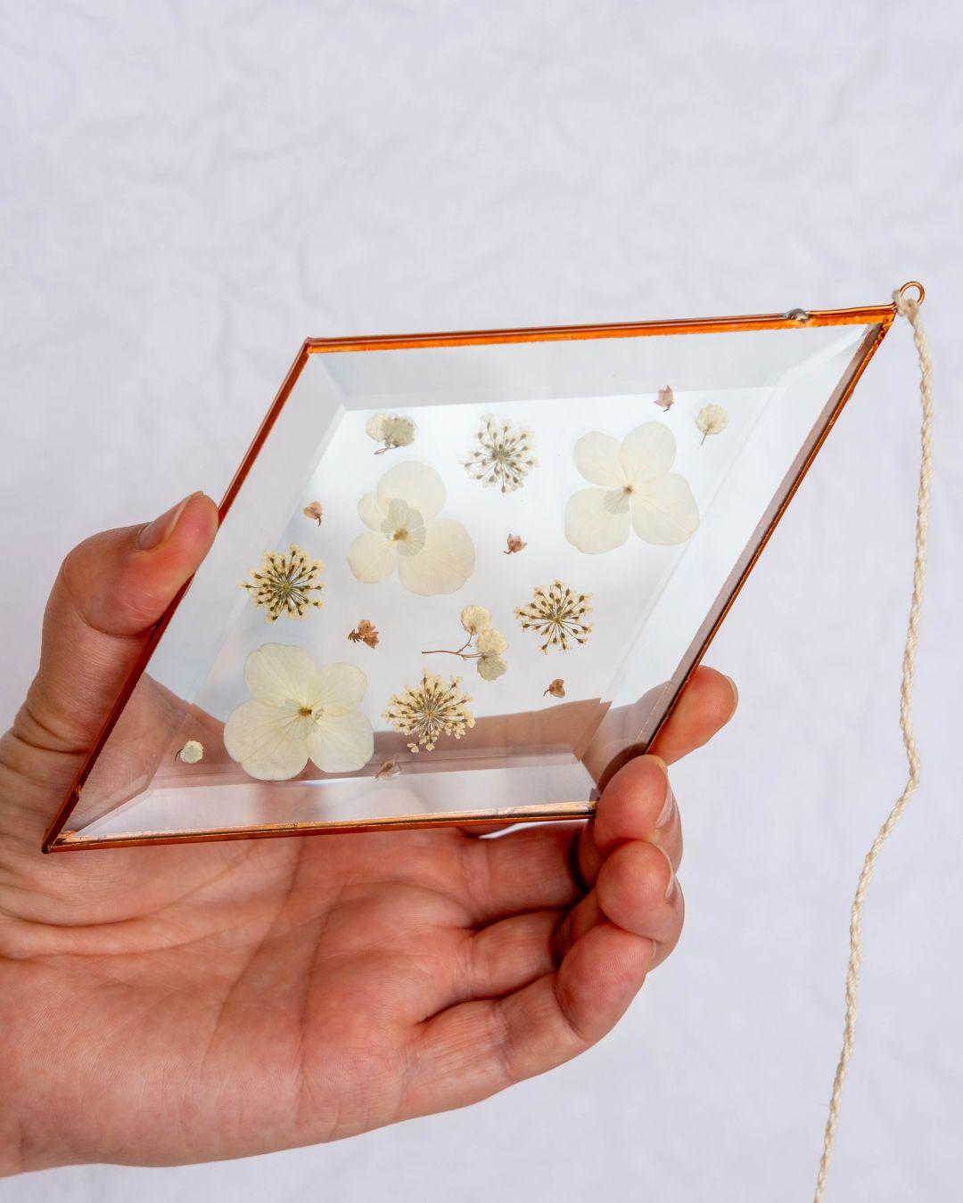 Diamond Flower Suncatcher - Large Sprinkle - Hydrangea Rice Flower Mix