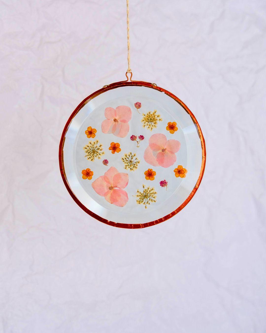Circle Flower Suncatcher - Med Sprinkle - Hydrangea, Blossom Mix