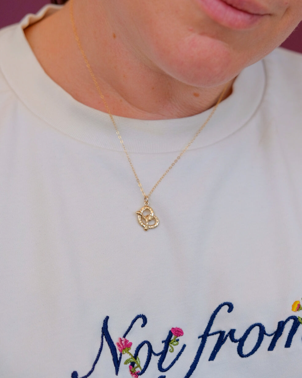 Mini Charming Necklace - Golden Pretzel