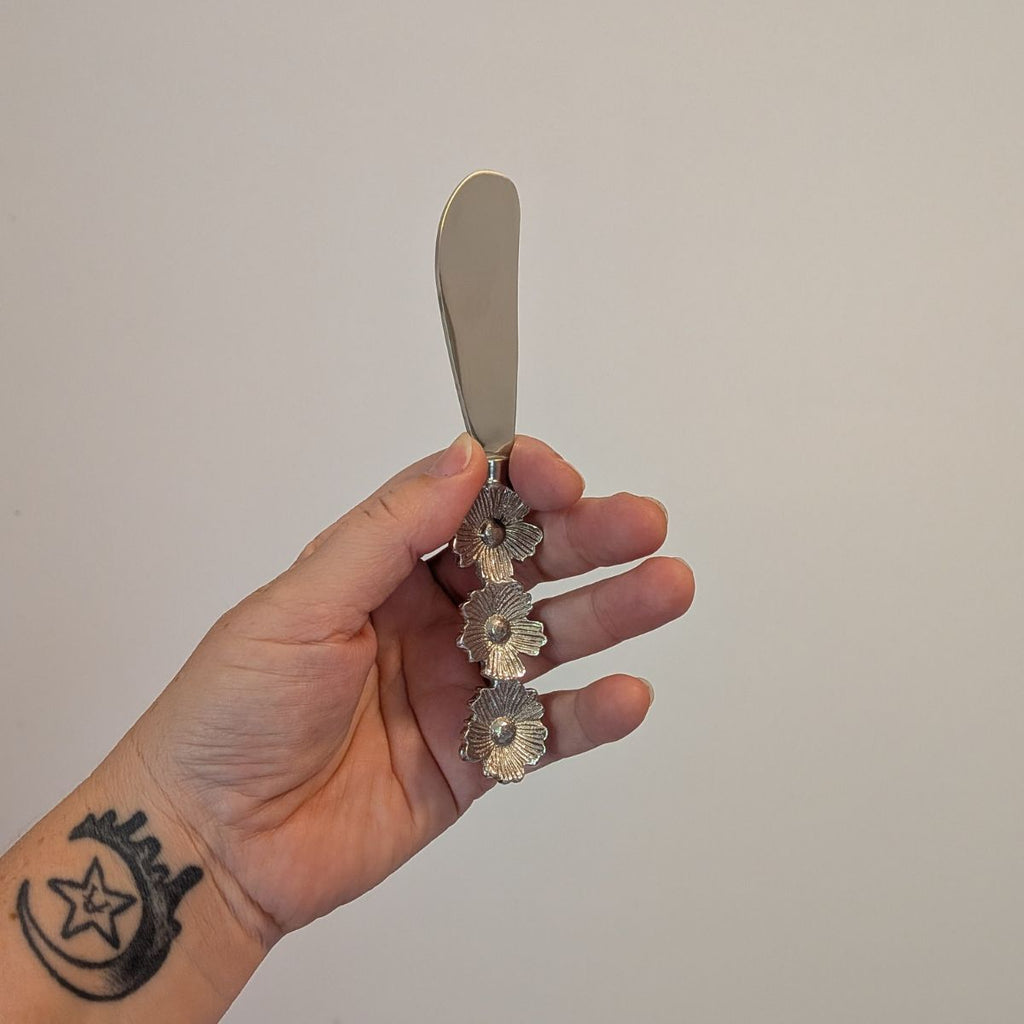 Condiment Spreader Knife - Silver Flowers
