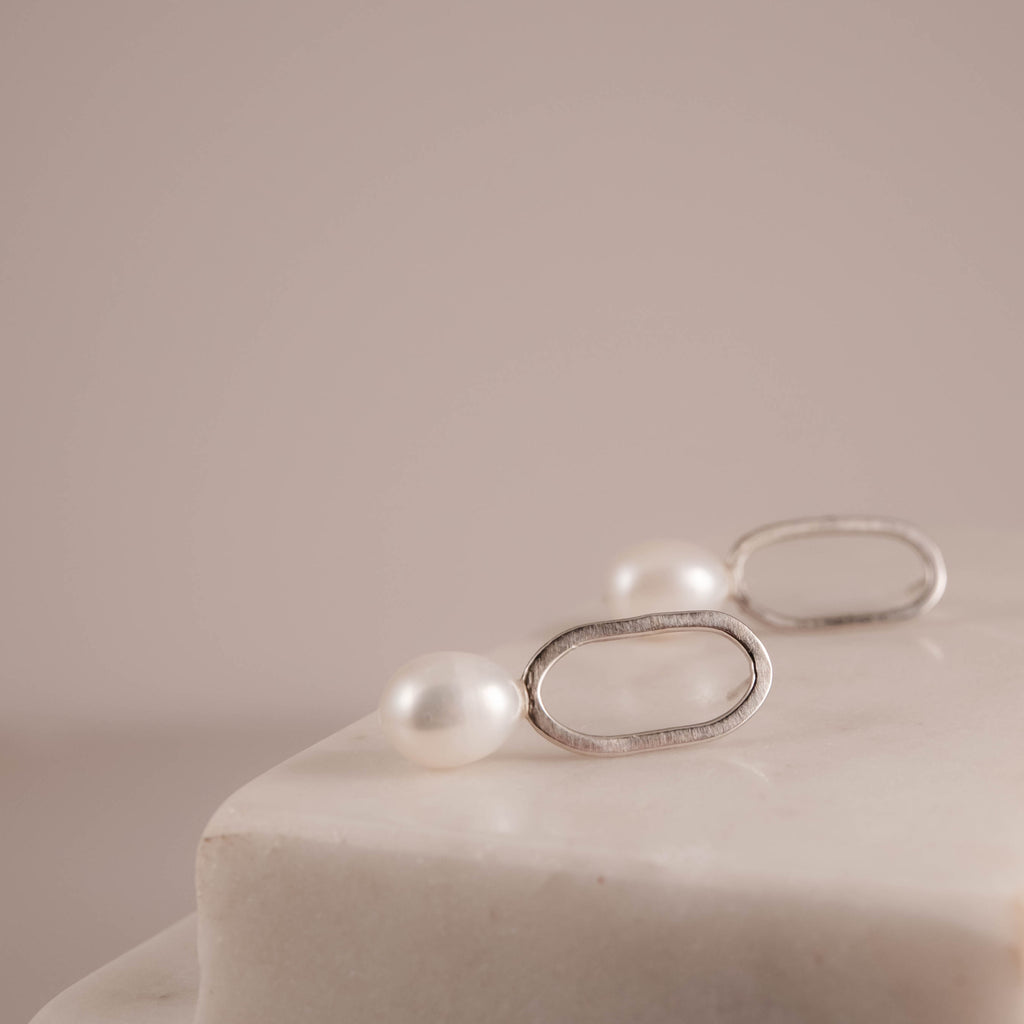 Oval Darling Stud Earrings - White Freshwater Pearl