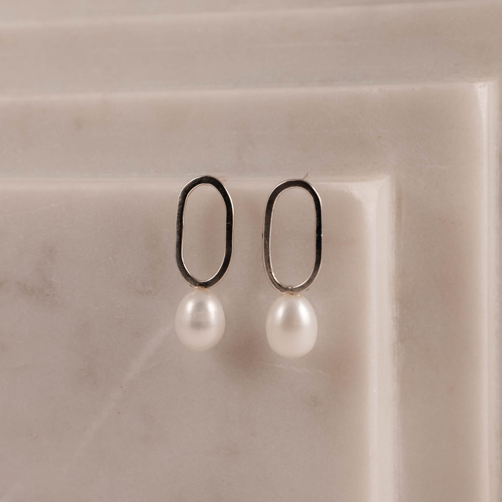 Oval Darling Stud Earrings - White Freshwater Pearl