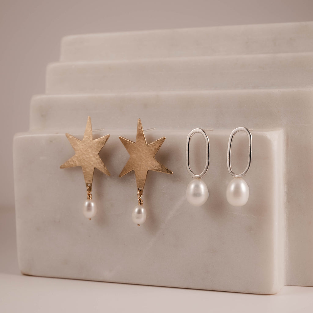Oval Darling Stud Earrings - White Freshwater Pearl