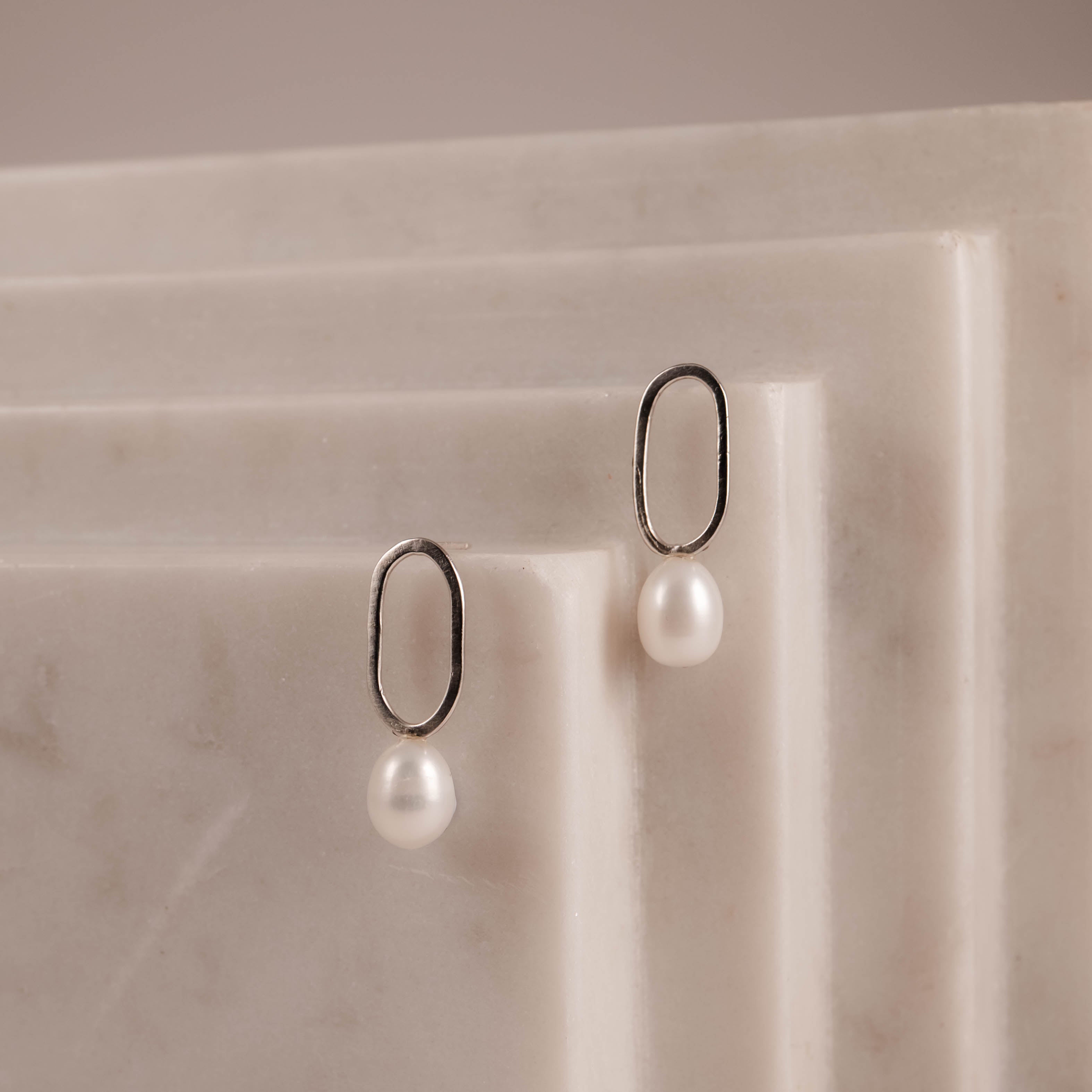 Oval Darling Stud Earrings - White Freshwater Pearl