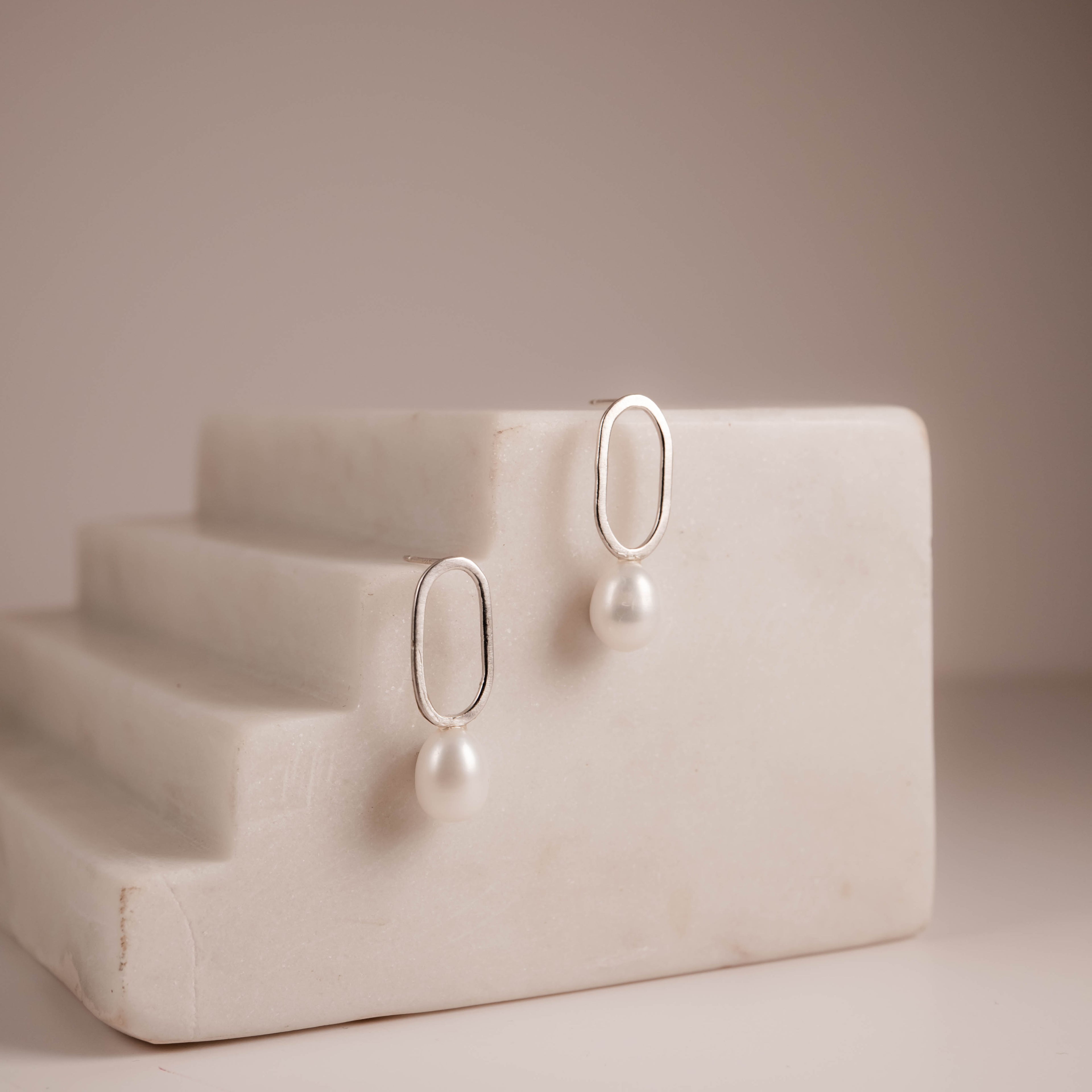 Oval Darling Stud Earrings - White Freshwater Pearl